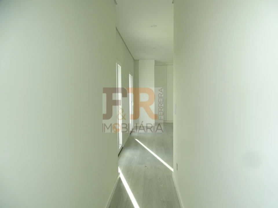 Moradia T5 para Venda em Azeitão (São Lourenço e São Simão) Foto 40