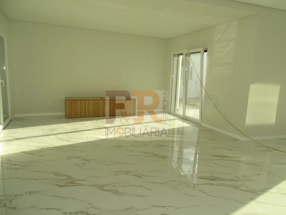 Moradia T5 para Venda em Azeitão (São Lourenço e São Simão) Foto 46