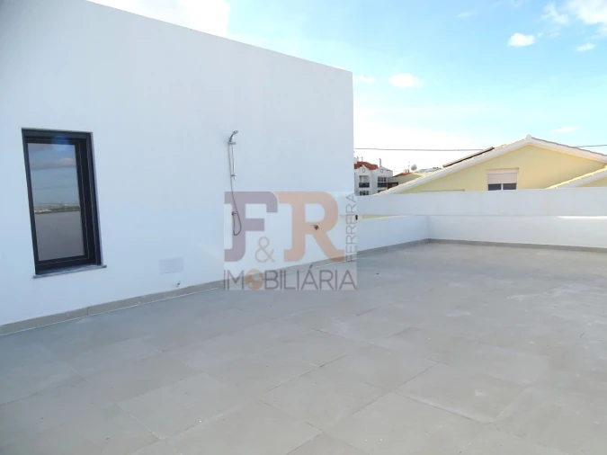 Moradia T5 para Venda em Azeitão (São Lourenço e São Simão) Foto 10