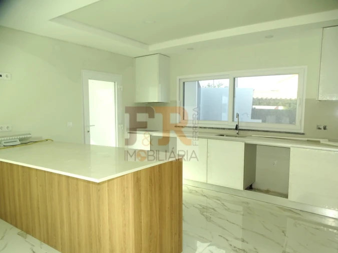 Moradia T5 para Venda em Azeitão (São Lourenço e São Simão) Foto 12
