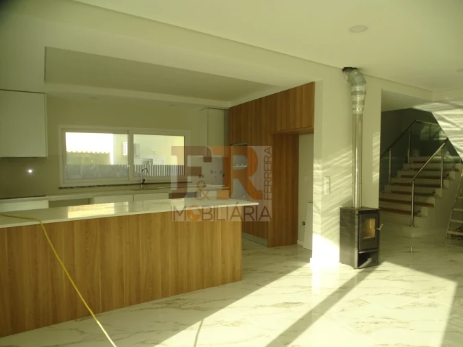 Moradia T5 para Venda em Azeitão (São Lourenço e São Simão) Foto 13