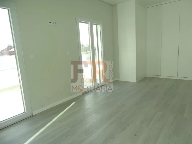 Moradia T5 para Venda em Azeitão (São Lourenço e São Simão) Foto 42