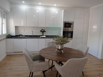 Apartamento T3 para Venda em Benfica