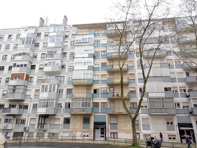 Apartamento T3 para Venda em Benfica Foto 4