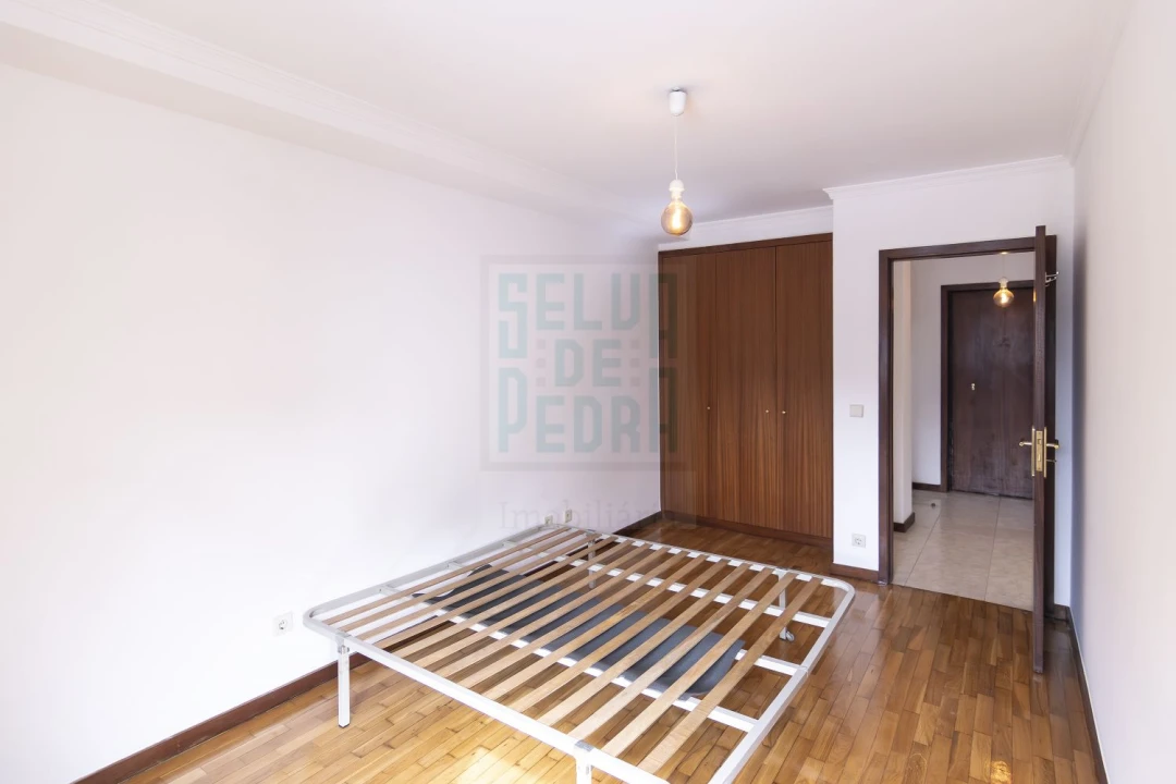 Apartamento T1 para Arrendamento em Paranhos Foto 10