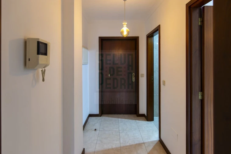 Apartamento T1 para Arrendamento em Paranhos Foto 14