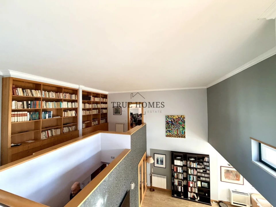 Moradia T5 para Venda em Charneca de Caparica e Sobreda Foto 15