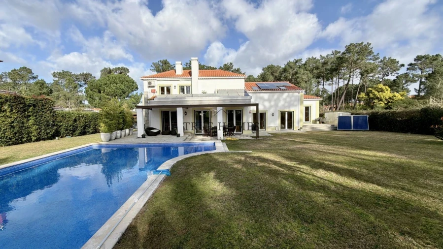 Moradia T5 para Venda em Charneca de Caparica e Sobreda Foto 1