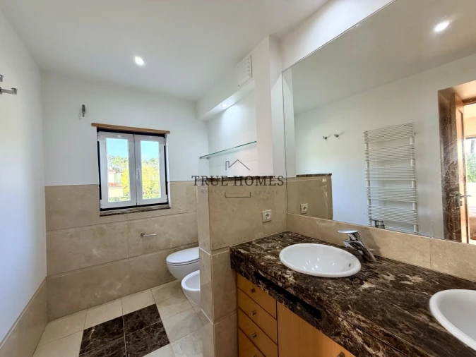 Moradia T5 para Venda em Charneca de Caparica e Sobreda Foto 38