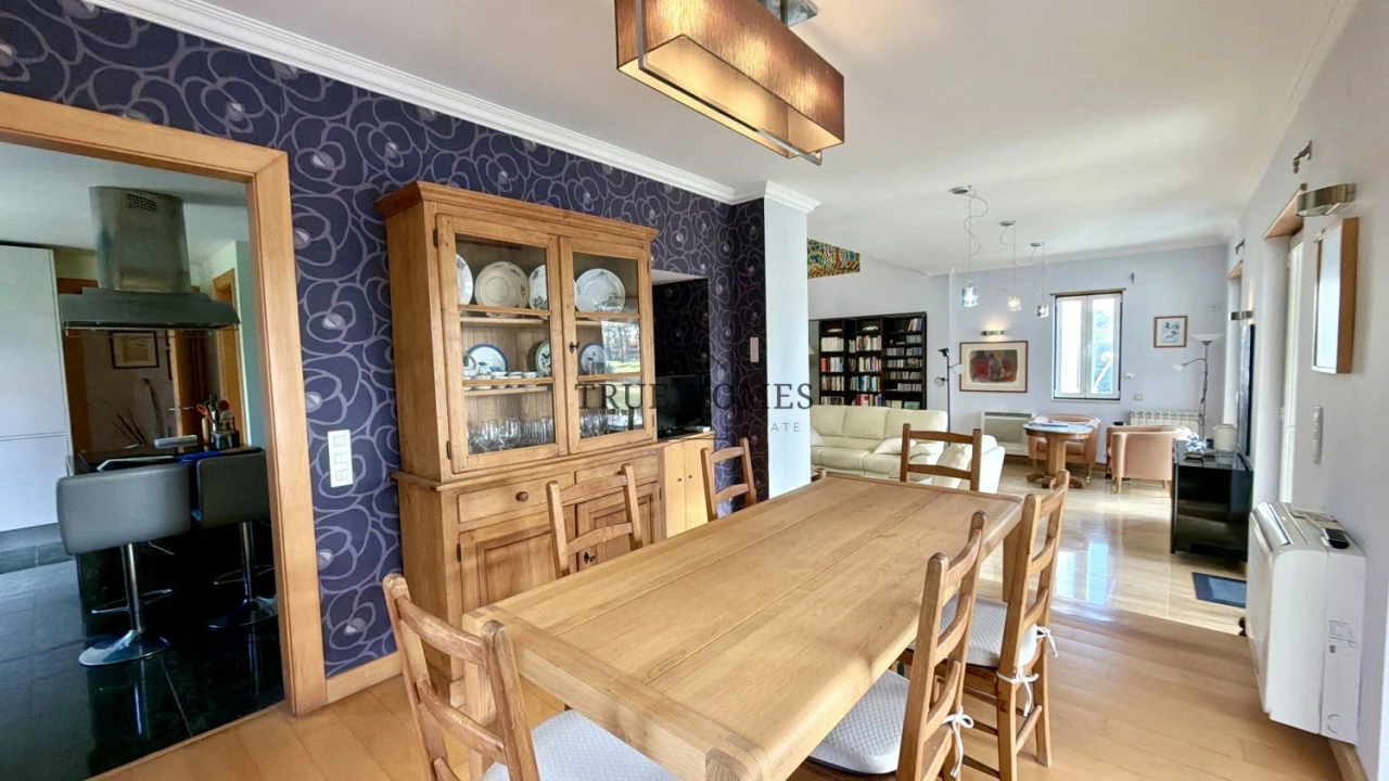 Moradia T5 para Venda em Charneca de Caparica e Sobreda Foto 12