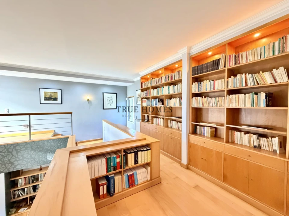 Moradia T5 para Venda em Charneca de Caparica e Sobreda Foto 17