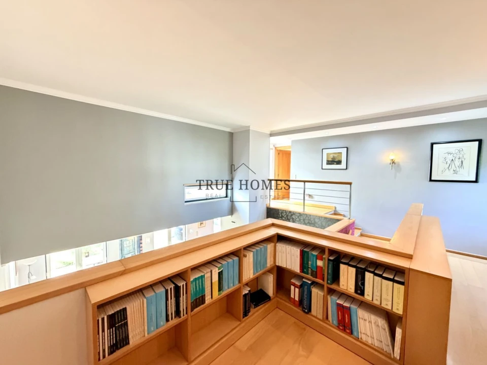 Moradia T5 para Venda em Charneca de Caparica e Sobreda Foto 16