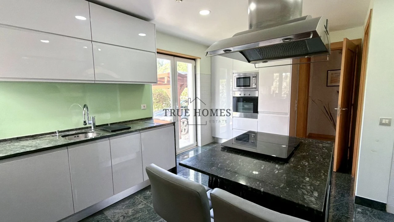 Moradia T5 para Venda em Charneca de Caparica e Sobreda Foto 23