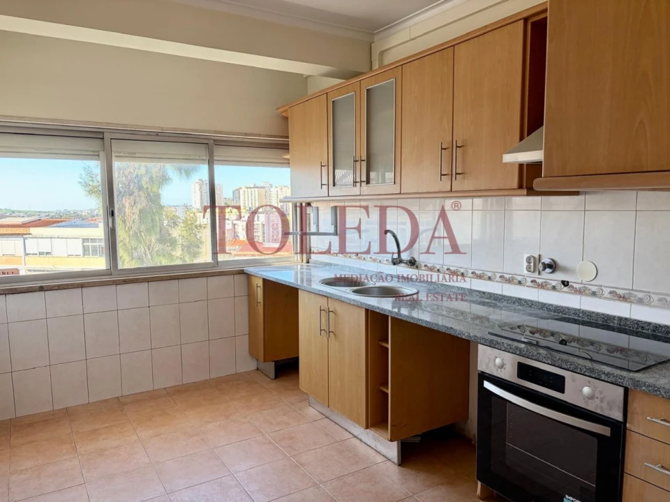 Apartamento T2 para Venda em Queluz e Belas Foto 6