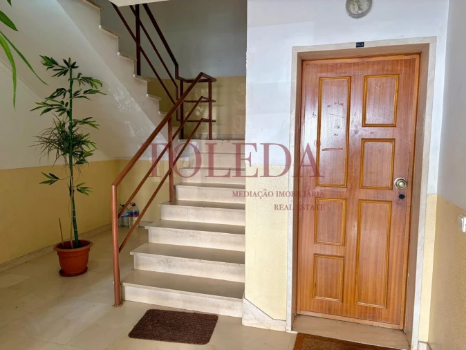 Apartamento T2 para Venda em Queluz e Belas Foto 23