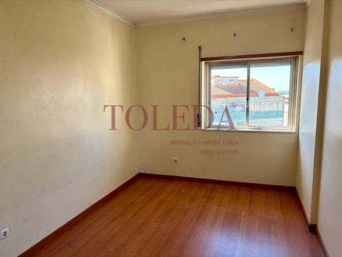 Apartamento T2 para Venda em Queluz e Belas Foto 17