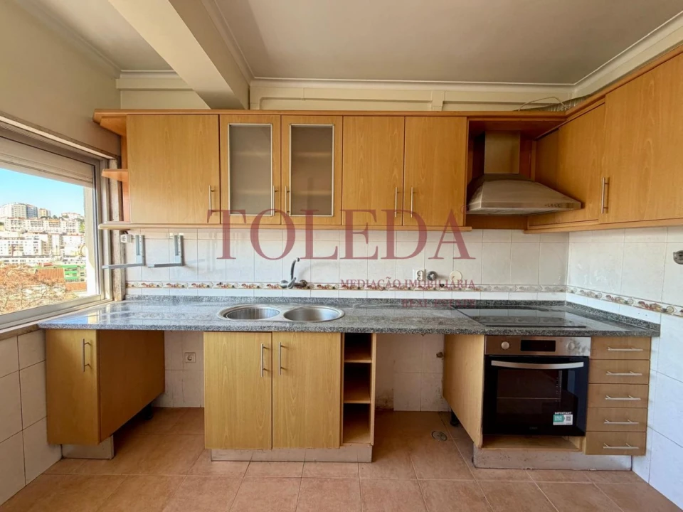 Apartamento T2 para Venda em Queluz e Belas Foto 4