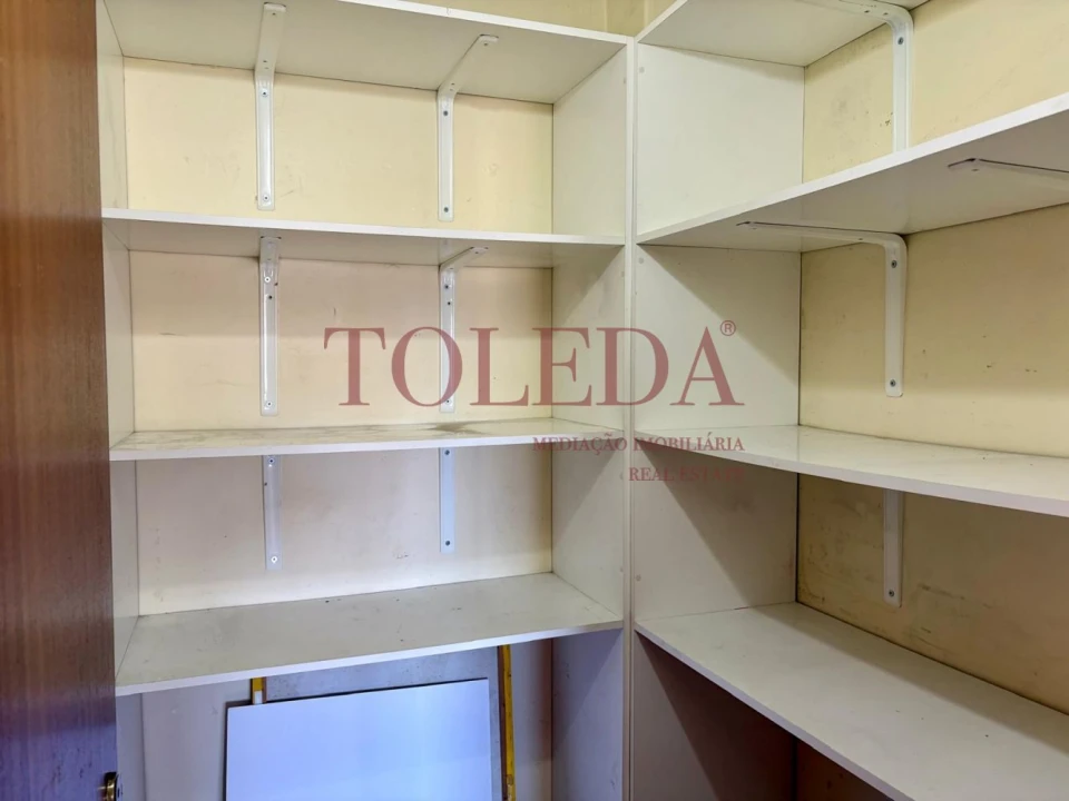 Apartamento T2 para Venda em Queluz e Belas Foto 12