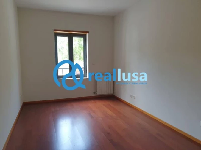 Apartamento T3 para Venda em Oliveira do Douro Foto 7