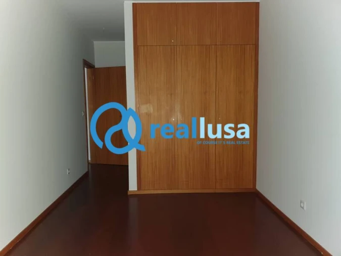 Apartamento T3 para Venda em Oliveira do Douro Foto 8