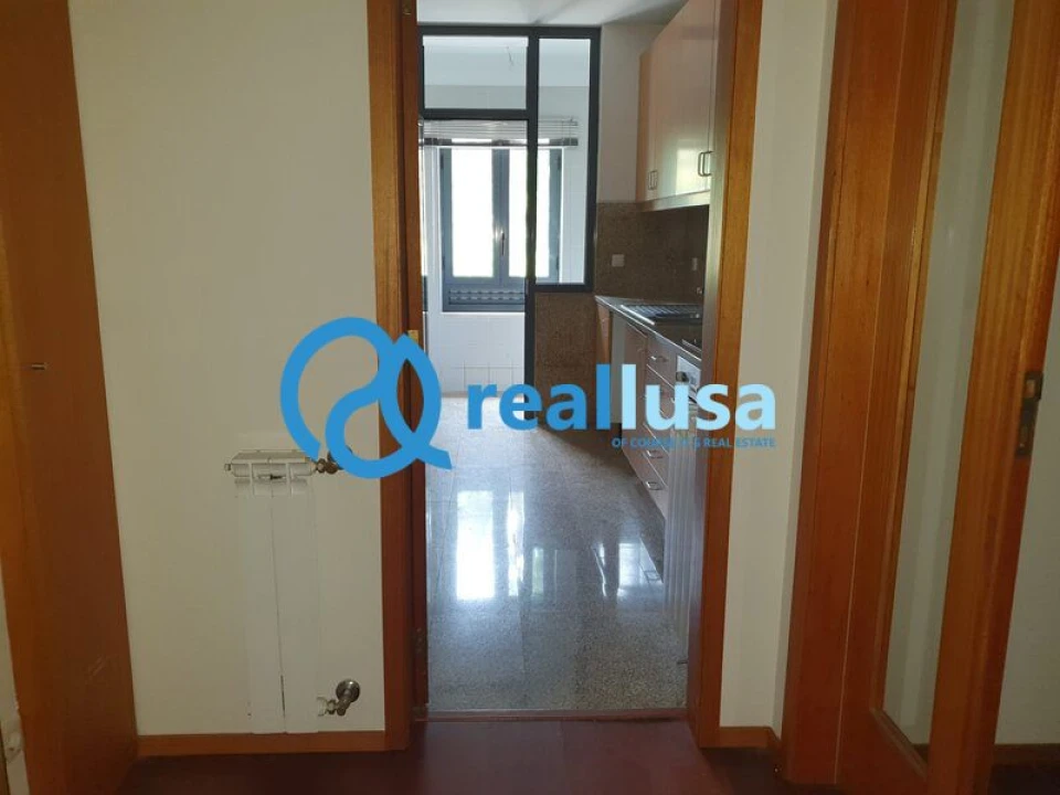 Apartamento T3 para Venda em Oliveira do Douro Foto 5