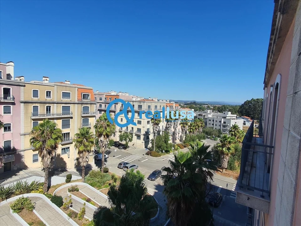 Apartamento T4 para Venda em Oliveira do Douro Foto 21