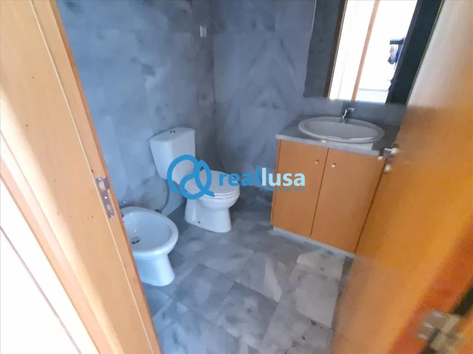 Apartamento T4 para Venda em Oliveira do Douro Foto 6