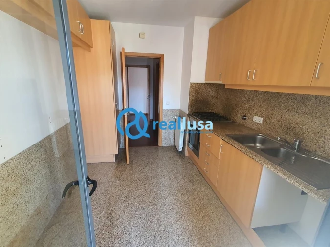 Apartamento T4 para Venda em Oliveira do Douro Foto 2