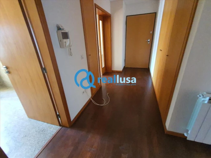 Apartamento T4 para Venda em Oliveira do Douro Foto 13