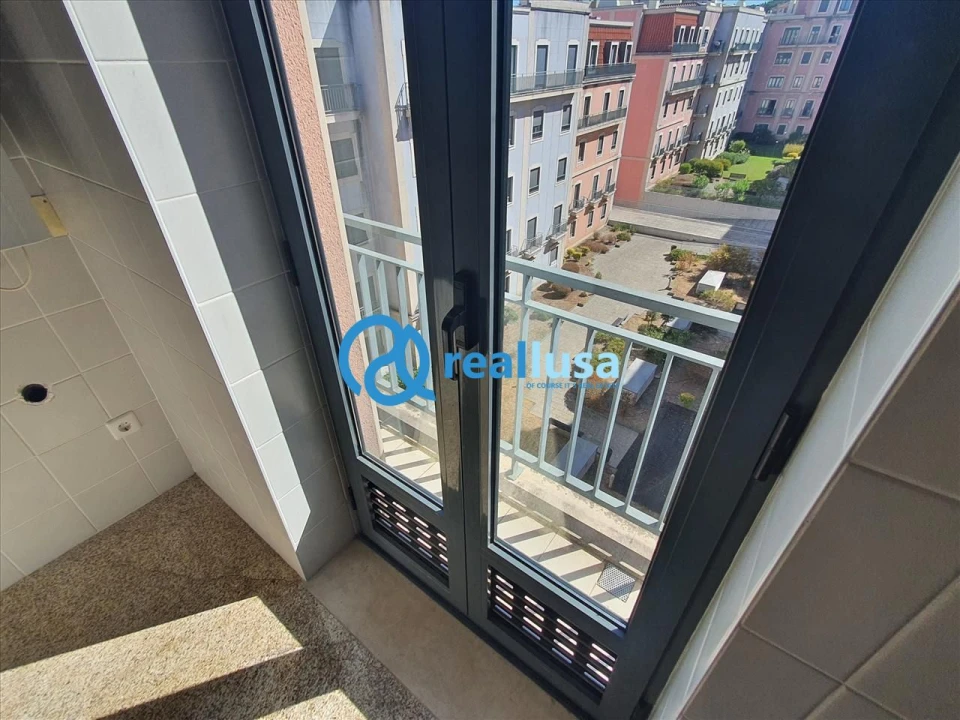 Apartamento T4 para Venda em Oliveira do Douro Foto 15