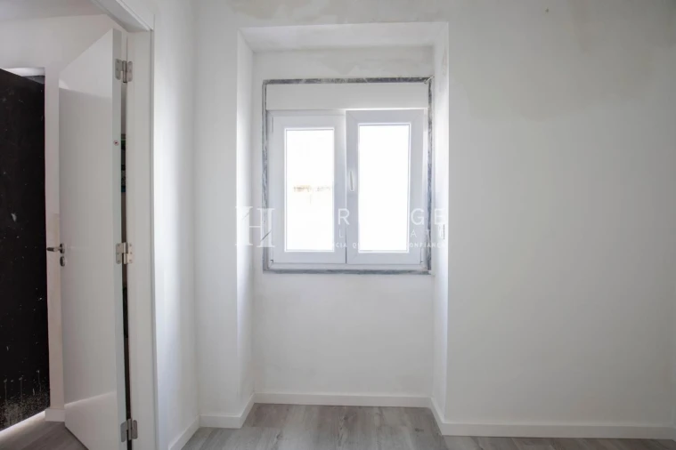 Moradia T1 para Venda em Baixa da Banheira e Vale da Amoreira Foto 7