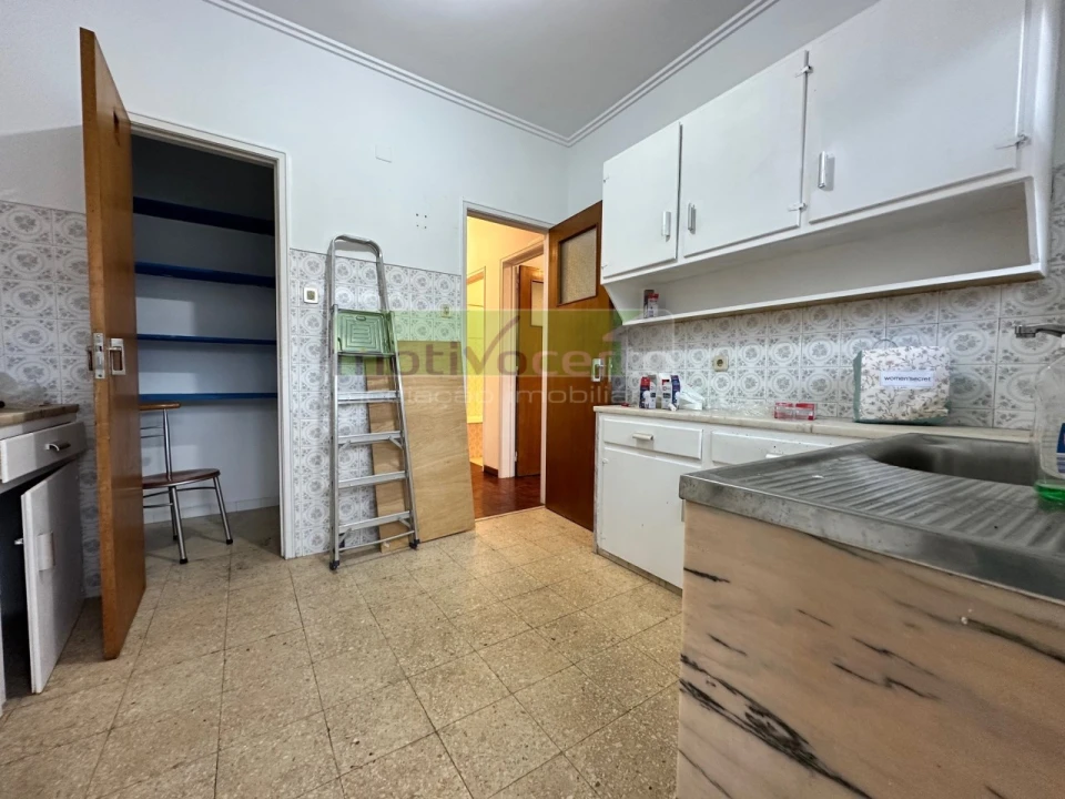 Apartamento T2 para Venda em Agualva e Mira-Sintra Foto 3
