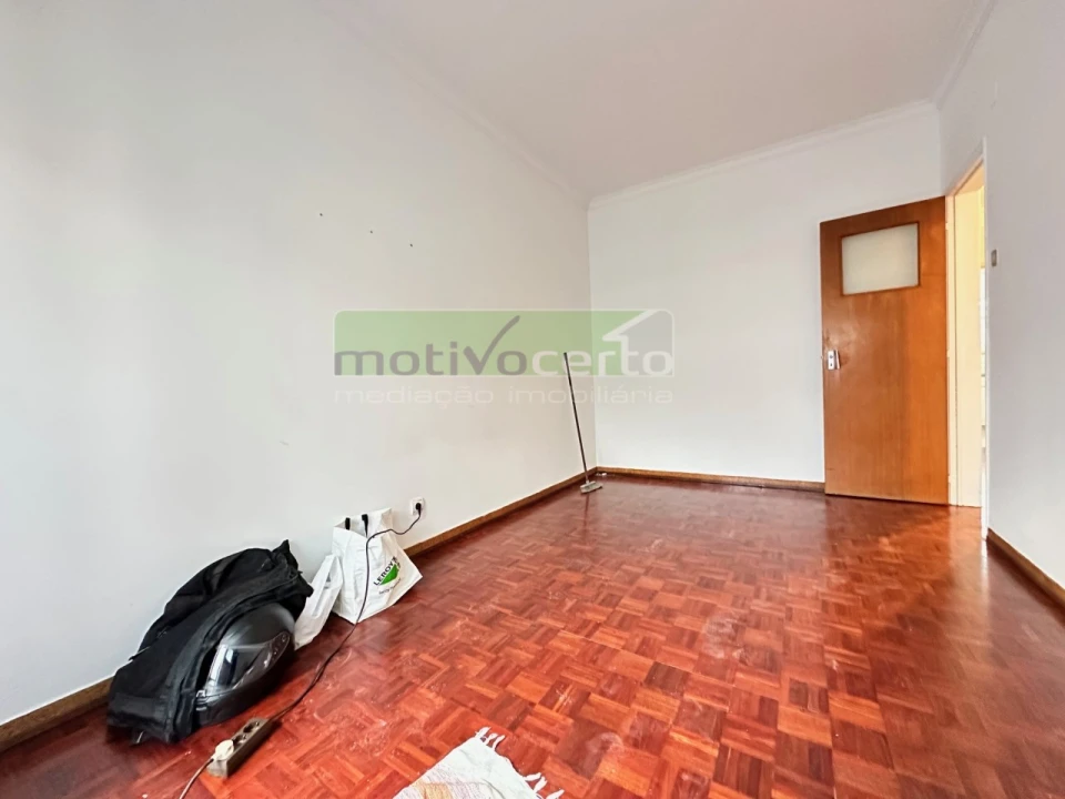 Apartamento T2 para Venda em Agualva e Mira-Sintra Foto 8