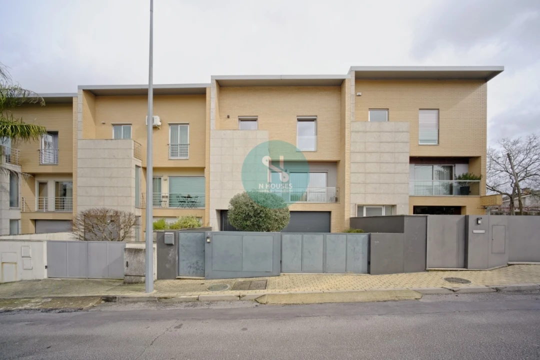 Moradia T4 para Venda em Soutelo Foto 4