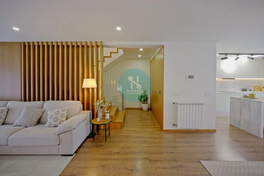 Moradia T4 para Venda em Soutelo Foto 11