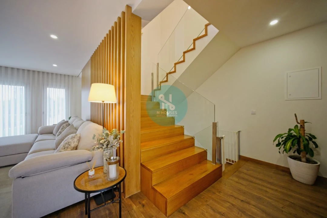 Moradia T4 para Venda em Soutelo Foto 30