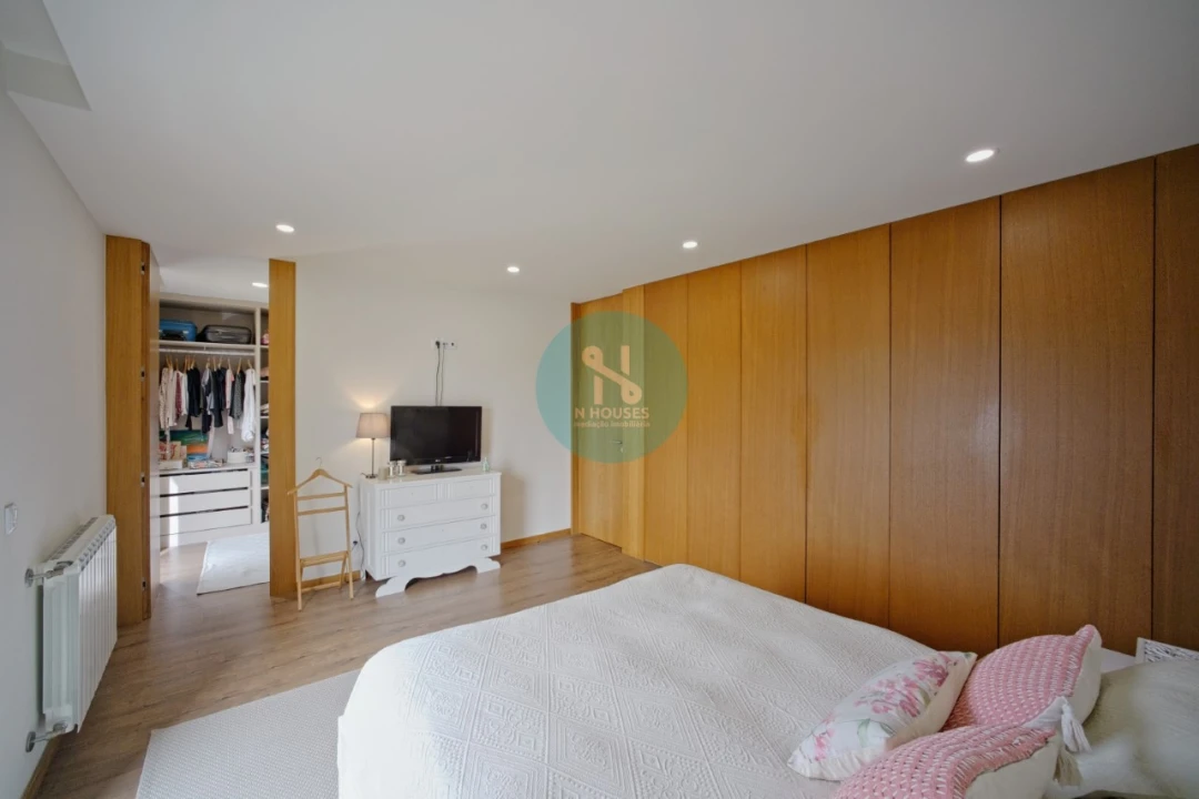 Moradia T4 para Venda em Soutelo Foto 41