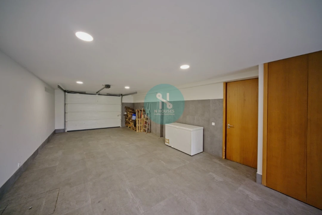 Moradia T4 para Venda em Soutelo Foto 42