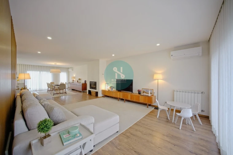 Moradia T4 para Venda em Soutelo Foto 16