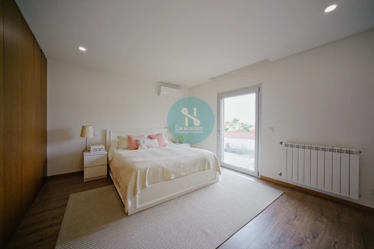 Moradia T4 para Venda em Soutelo Foto 38