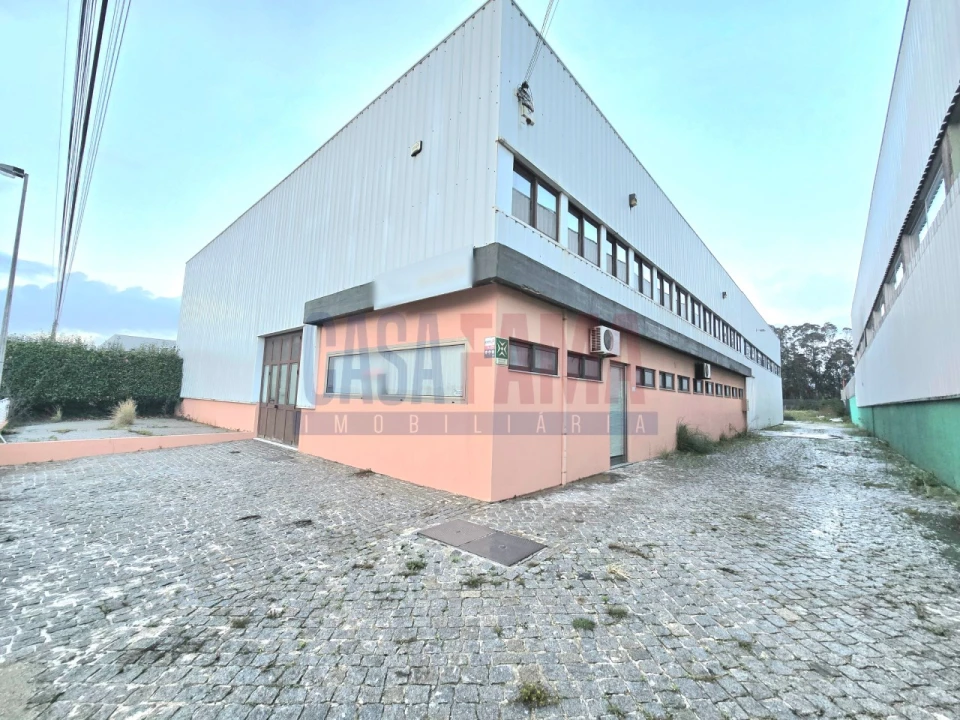 Armazém para Arrendamento em Laundos Foto 1