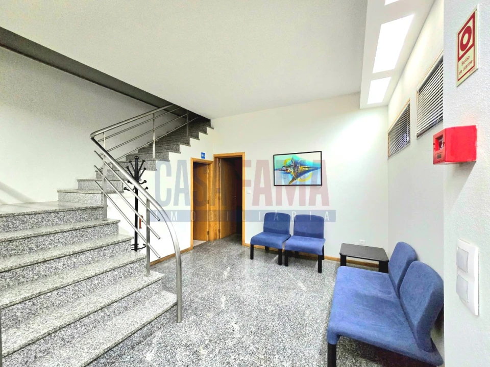 Armazém para Arrendamento em Laundos Foto 3