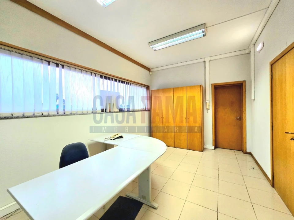 Armazém para Arrendamento em Laundos Foto 7