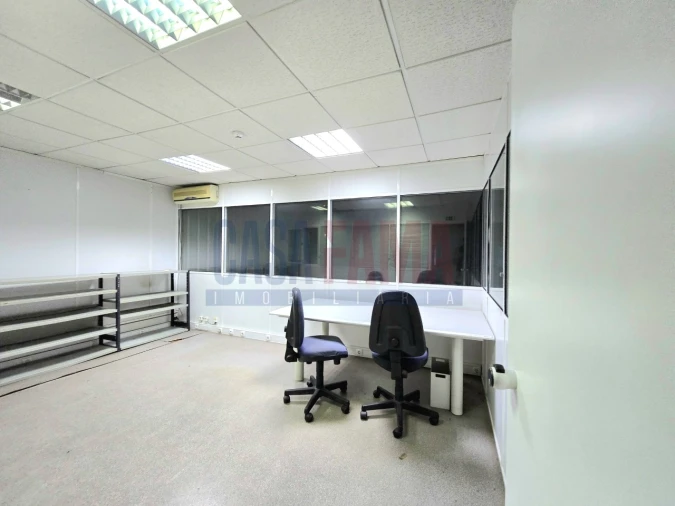 Armazém para Arrendamento em Laundos Foto 22