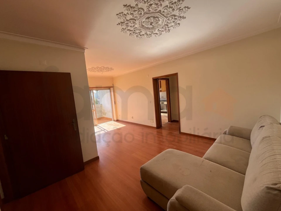 Apartamento T2 para Venda em Queluz e Belas Foto 5