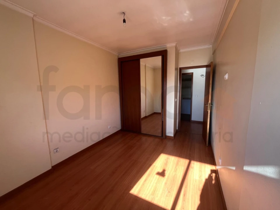 Apartamento T2 para Venda em Queluz e Belas Foto 9