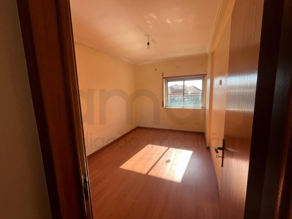 Apartamento T2 para Venda em Queluz e Belas Foto 13