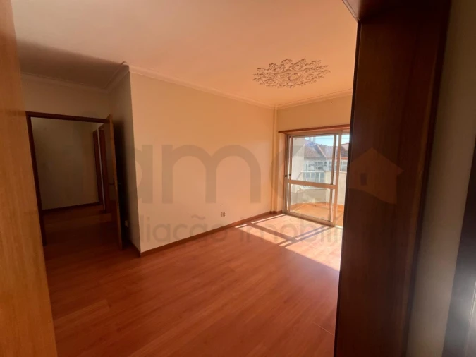 Apartamento T2 para Venda em Queluz e Belas Foto 6
