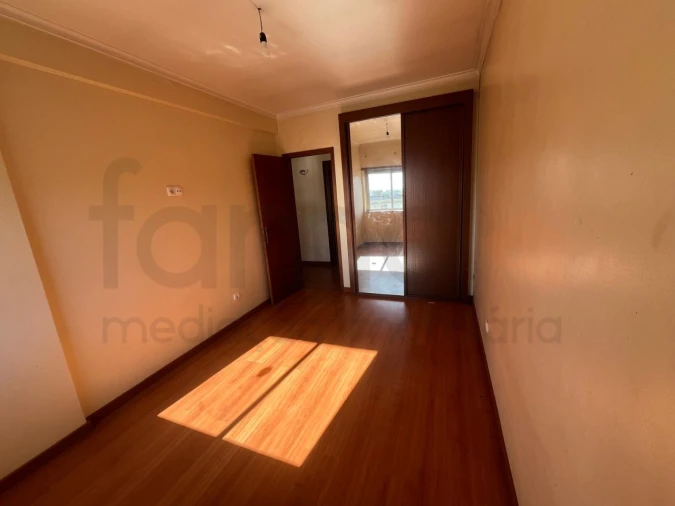 Apartamento T2 para Venda em Queluz e Belas Foto 14