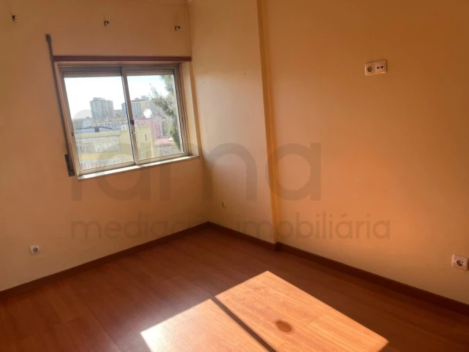Apartamento T2 para Venda em Queluz e Belas Foto 15